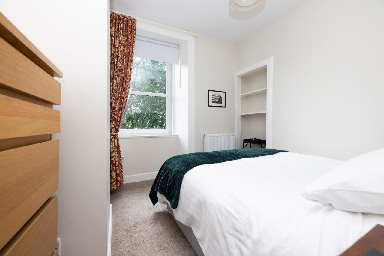 Edinburgh Holyrood Park Views Apartment ภายนอก รูปภาพ