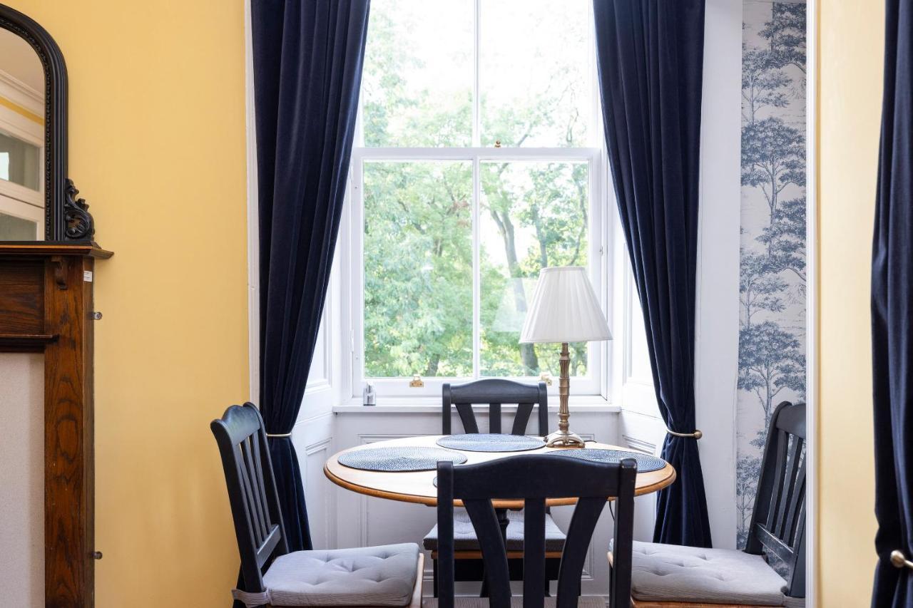 Edinburgh Holyrood Park Views Apartment ภายนอก รูปภาพ