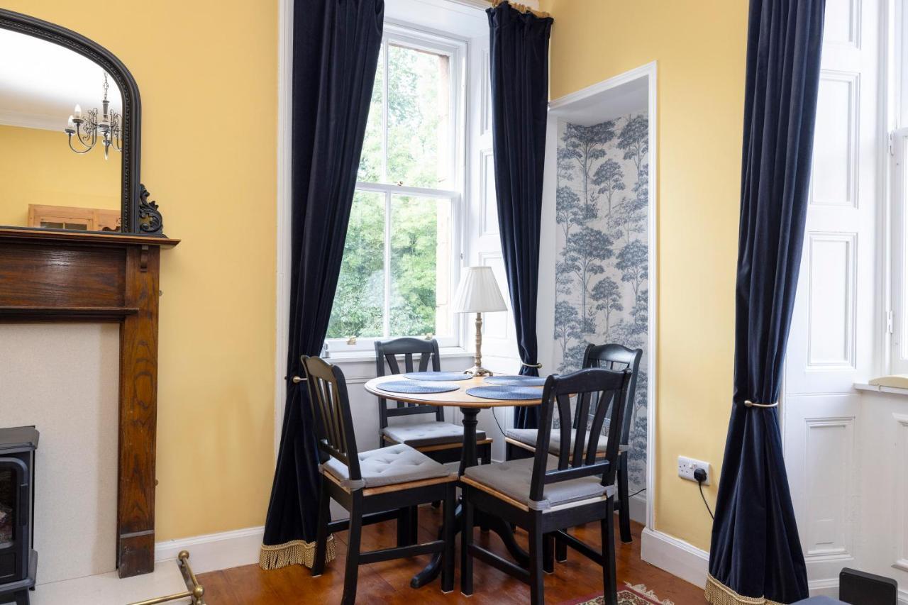 Edinburgh Holyrood Park Views Apartment ภายนอก รูปภาพ