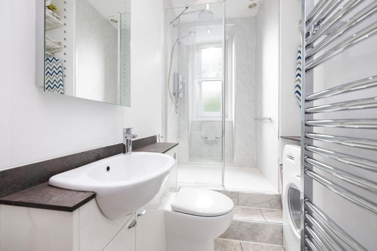 Edinburgh Holyrood Park Views Apartment ภายนอก รูปภาพ